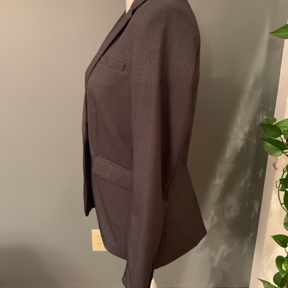H&M Gray Blazer~Size 6 - Picture 4 of 6